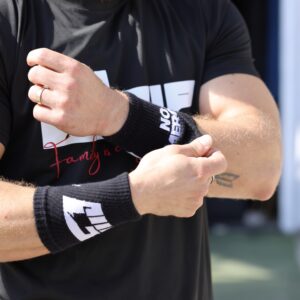מגני זיעה למקצוענים - WRIST WRAPS